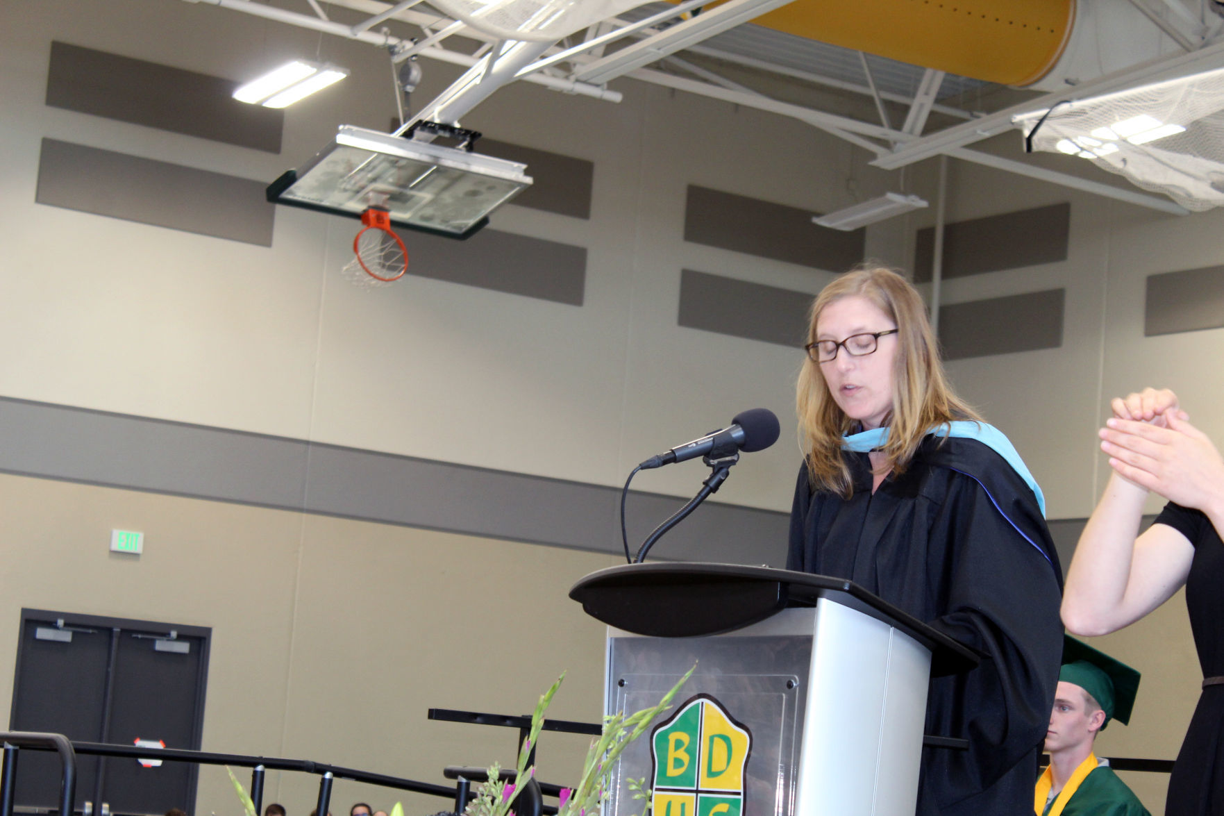 060219-ctzn-news-bd-grad019.jpg